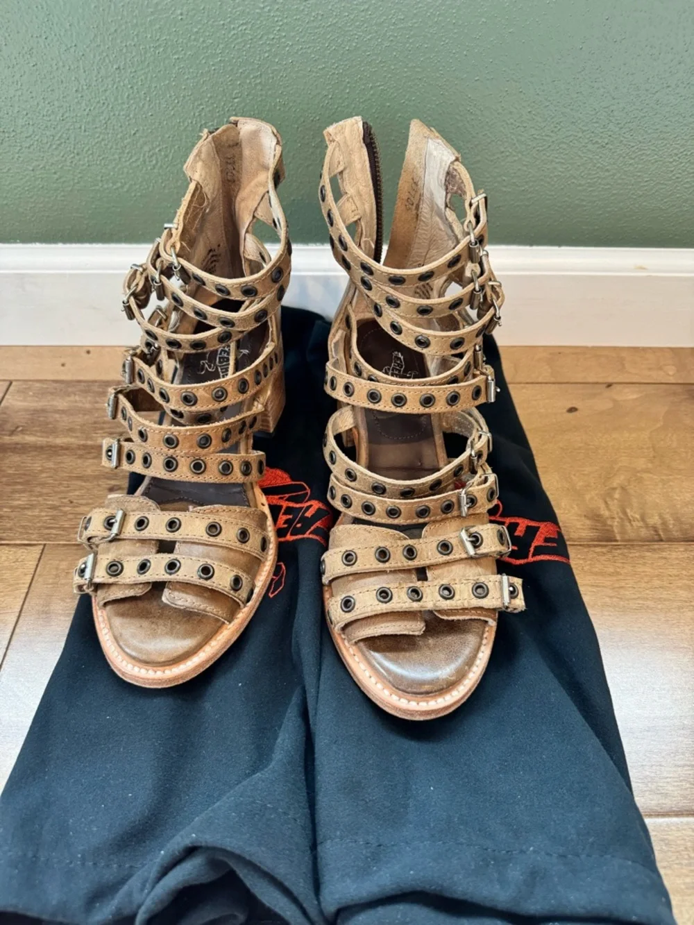 Freebird Cassandra (New without Box) - Size 7 - Picture 2 of 13